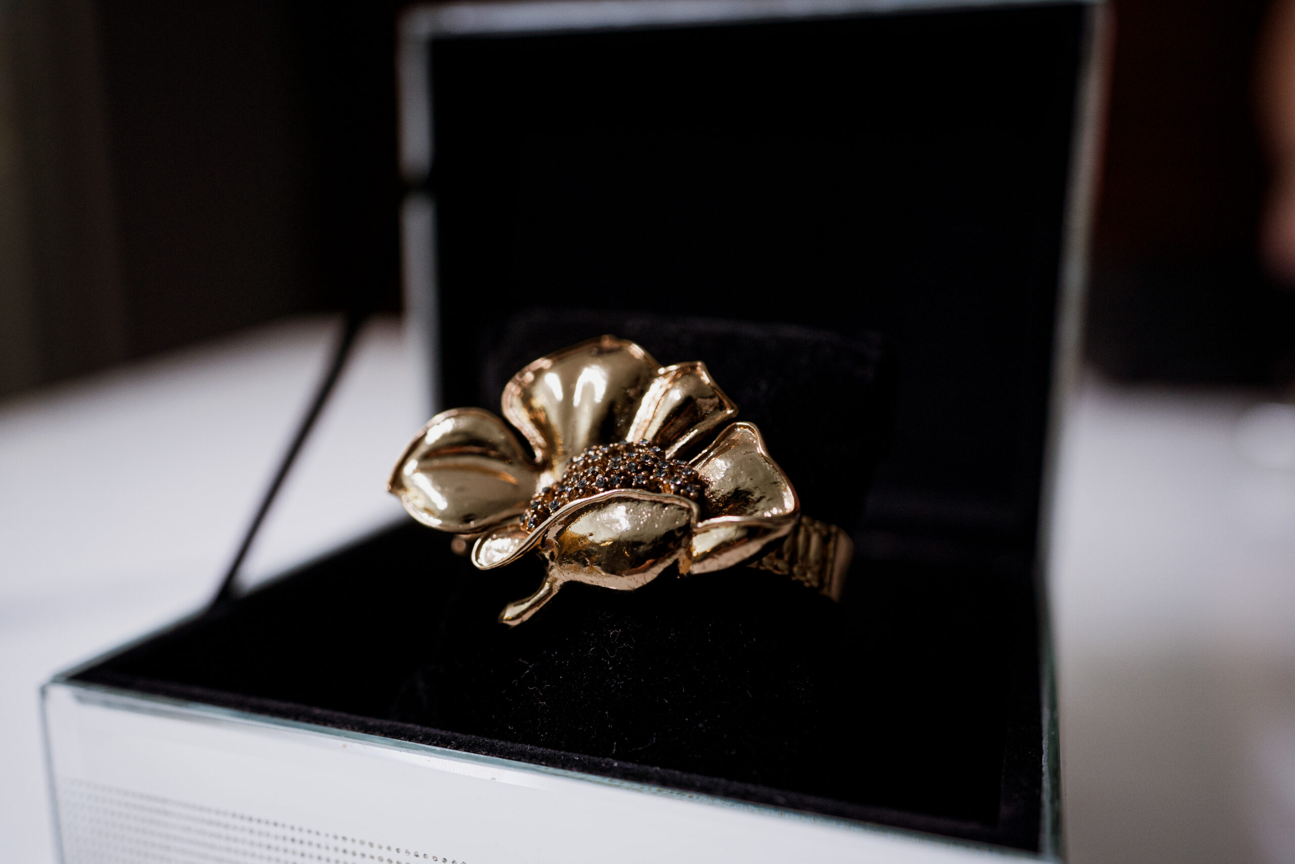 Bracelete Flor Dourada