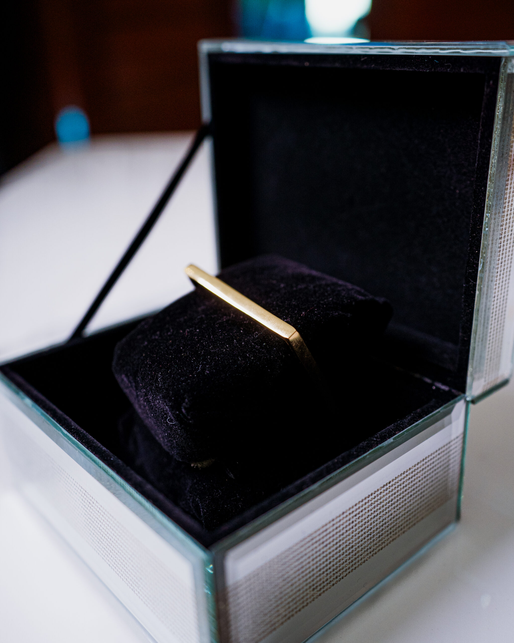 Bracelete Minimal Dourado Fosco