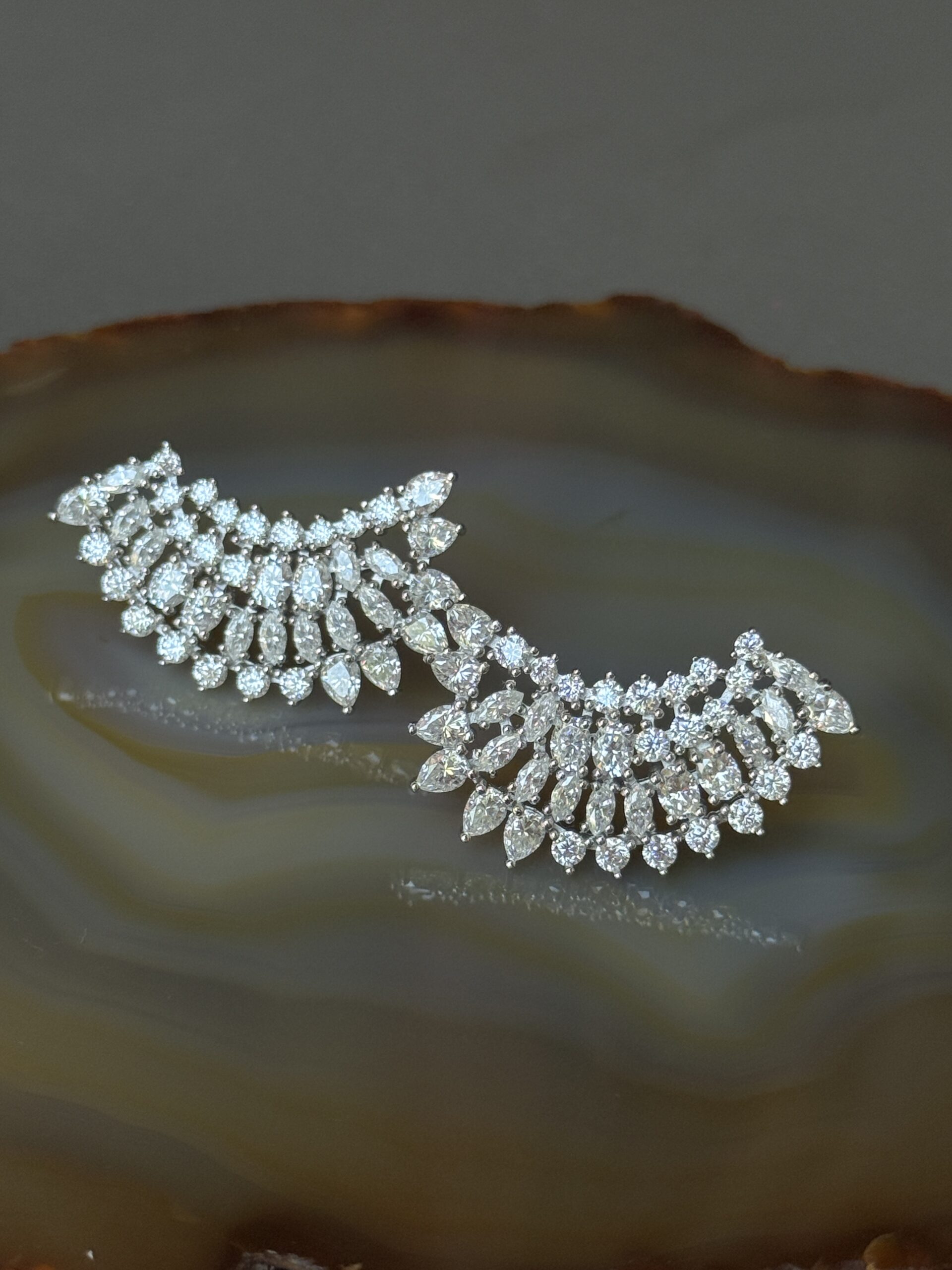 Brinco Eclipse Cristalino