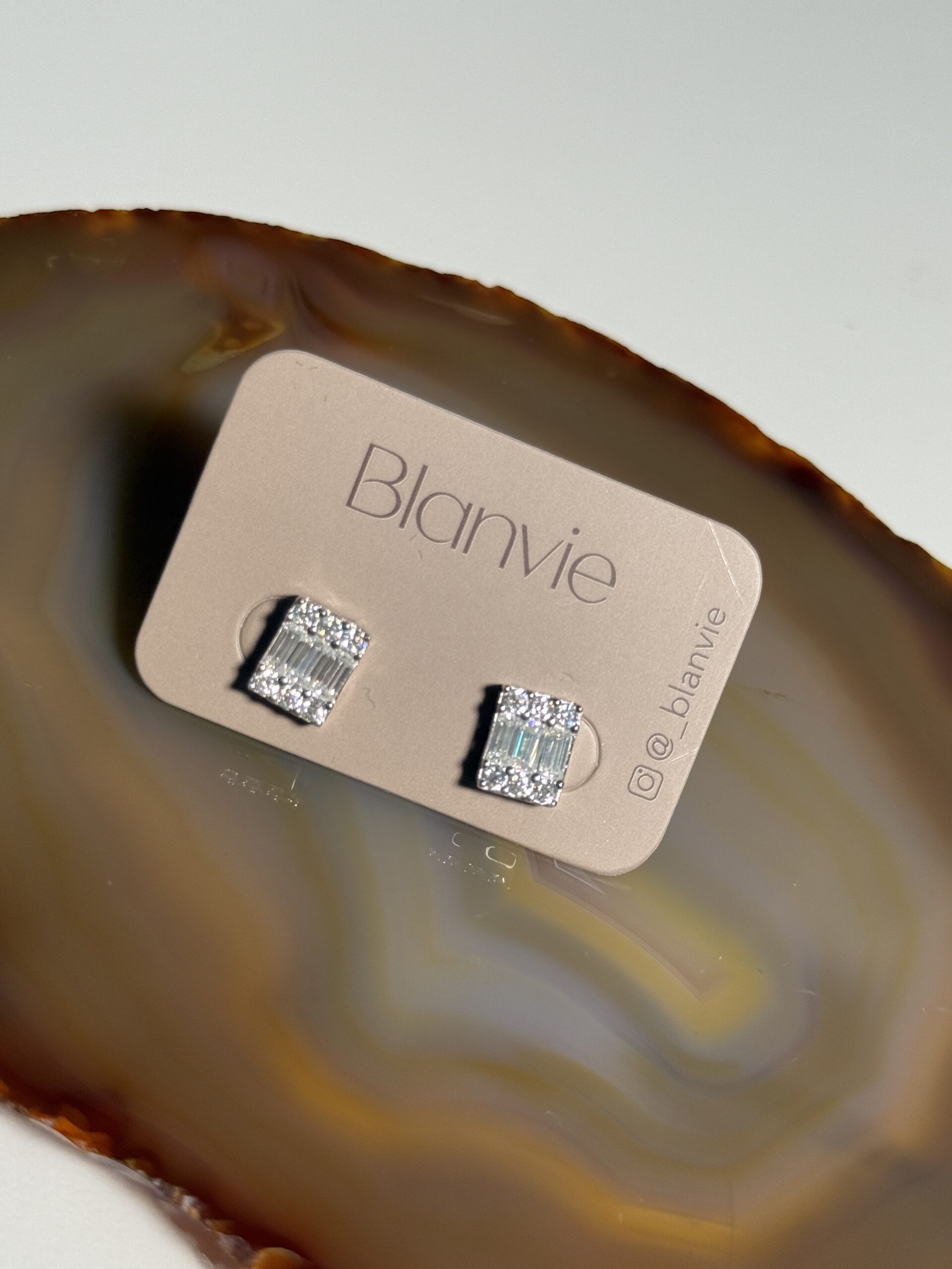 Brinco Moissanite Clássico