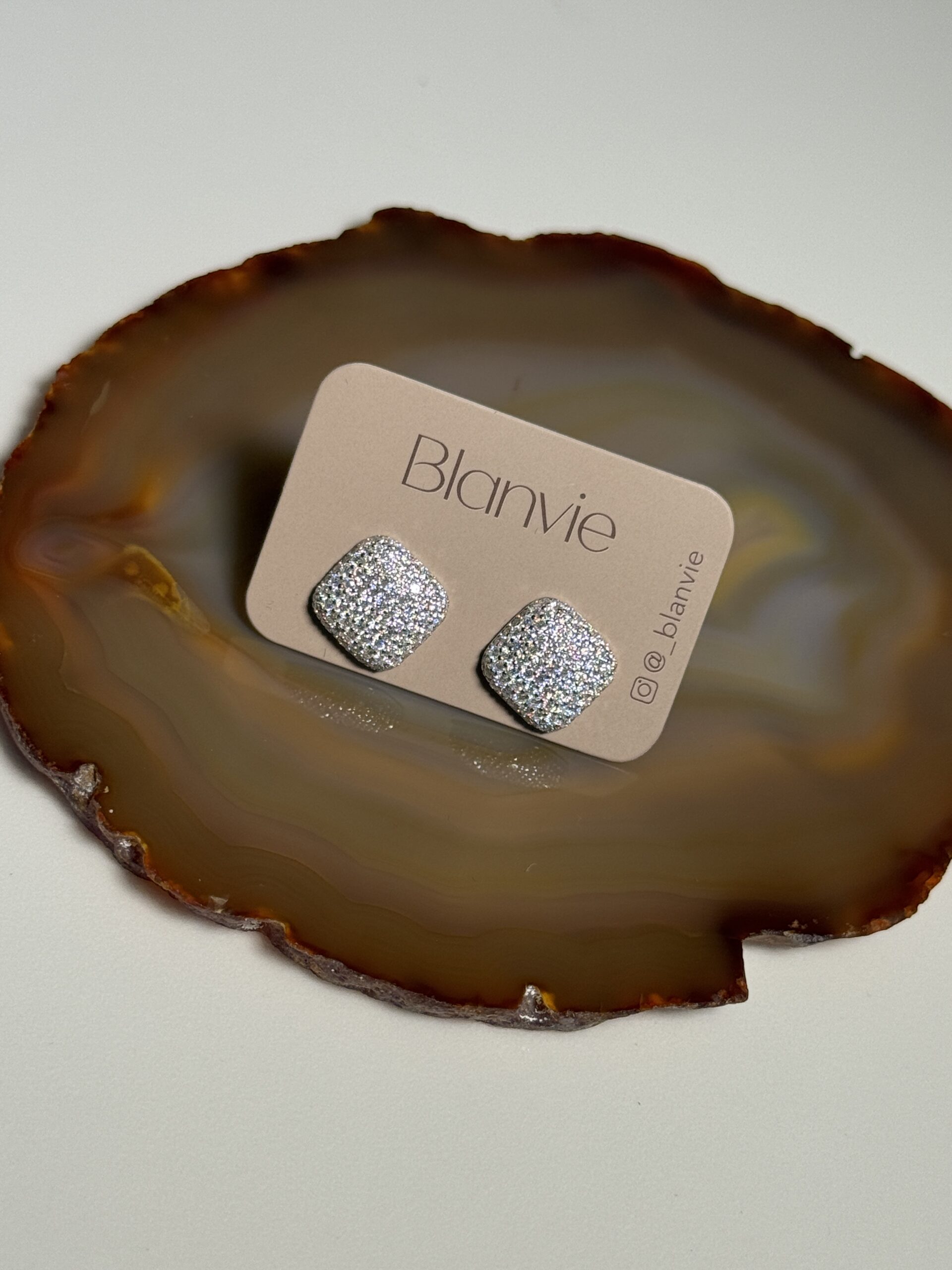 Brinco Moissanite Quadrado Pavê