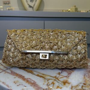 Clutch Artesanal Dourada
