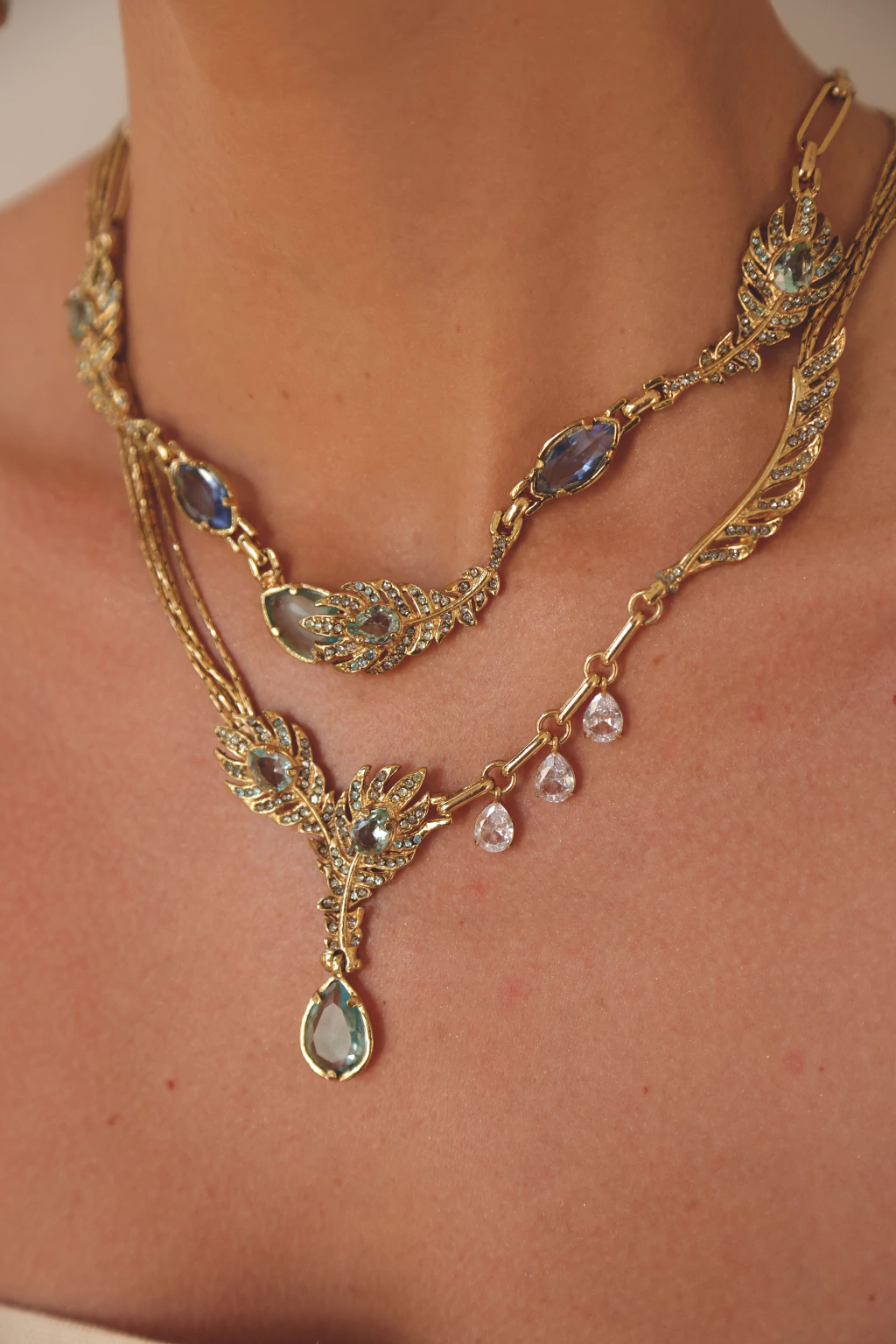 Colar Pavão curto - Ouro Vintage